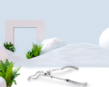 Load image into Gallery viewer, Sanctuary Dental Dam Forcep